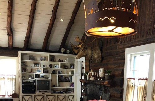 Westport House | Ultimate Vacation Home CALL REBECCA Feel Like your in the woods 2023