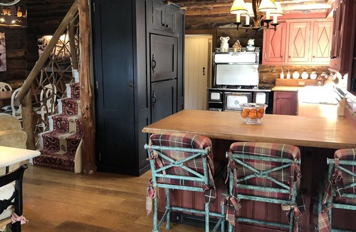 Westport House | Ultimate Vacation Home CALL REBECCA Feel Like your in the woods 2023