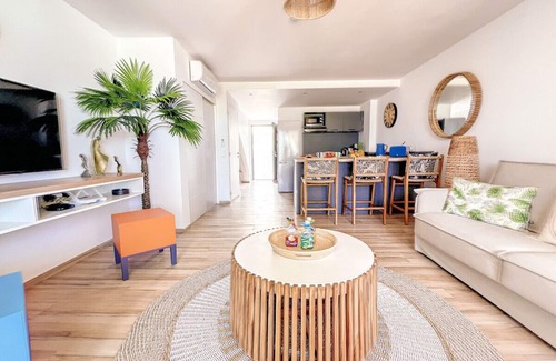 Orient Bay Condo | Ultramarine direct access to Orient Bay beach 2 bedrooms