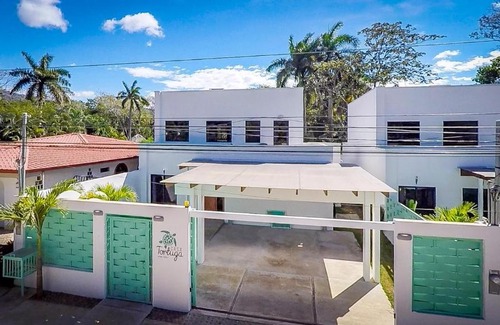 Potrero House | Ultramodern Townhome with an Inviting Coastal Design and Lush Outdoor Oasis with a Private Pool