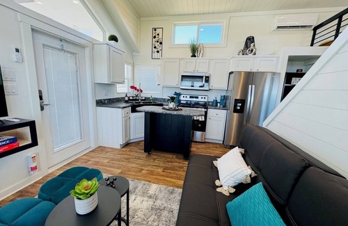 Fredericksburg Cottage | UMA RETREAT - 019