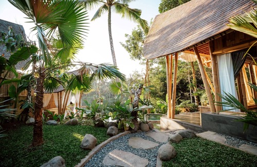 Melayang Villa | Umah Bali Kuno Villas