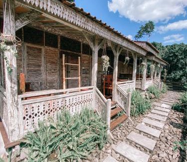 Kutuh Kaja House | Umah Kayu Ubud