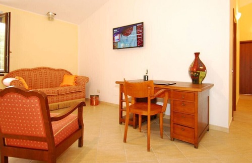 Lidarno Apartment | Umbrian Hills Flat - Free Parking & Garden