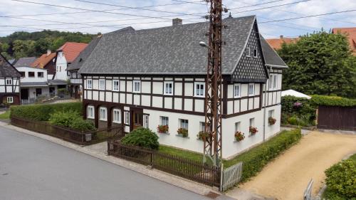 Grossschoenau House | Umgebindehaus an der Mandau