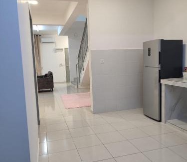 Ijok House | Umi Homestay, Laman Haris
