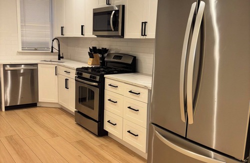 Downtown Baltimore House | UMMC, Stadiums, Convention Center - 2Bed2.5 Bath Ensuite