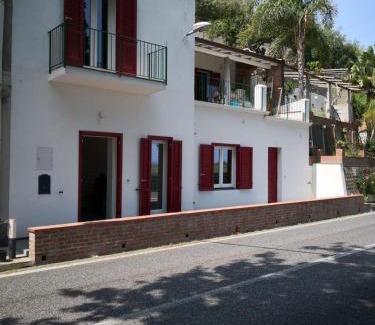 Naso Apartment | Un'oasi tra i limoni