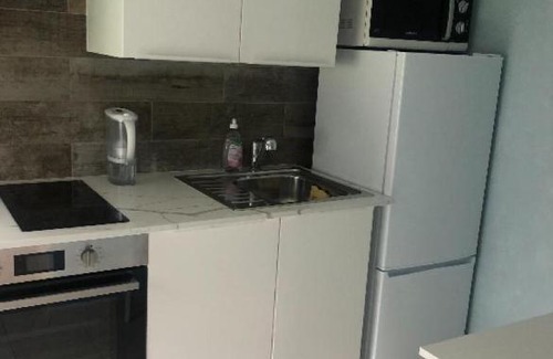 Roquefort-les-Pins Apartment | Un Studio dans un endroit tranquille