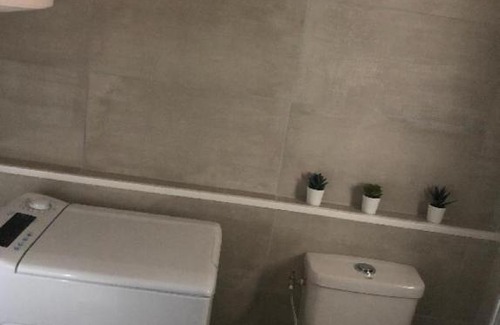 Roquefort-les-Pins Apartment | Un Studio dans un endroit tranquille