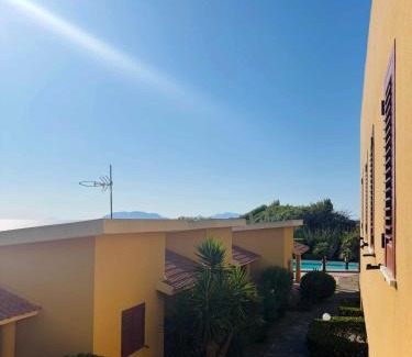Milazzo Apartment | Una Piscina sul Mare Apartment