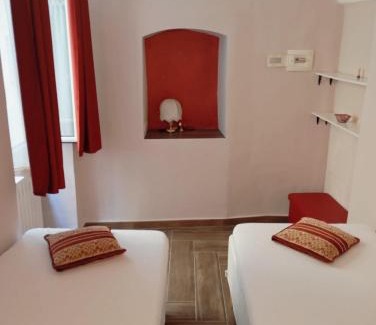 Sanremo Centre Apartment | Una volta a vela