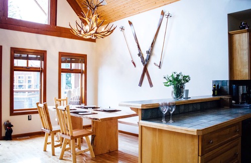 Rossland Ski Chalet | Unbeatable Chalet at Base of Red Mountain