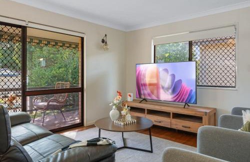 Robertson House | Unbeatable Value Group Family Roomy Convenient