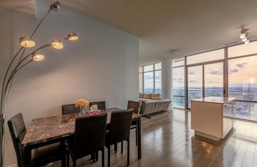 Bay Cloverhill Apartment | Unbelievable Penthouse View with 3 bedrooms