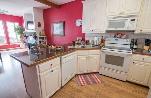 Granbury Ski Chalet | Unbelievable Views, Perfect Location and Great Fun Lake House