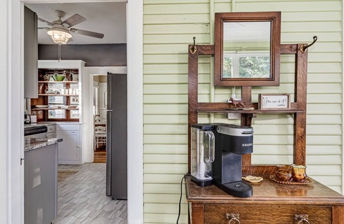 Lakeland House | Uncle Ed's Historic Bungalow