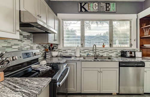 Lakeland House | Uncle Ed's Historic Bungalow