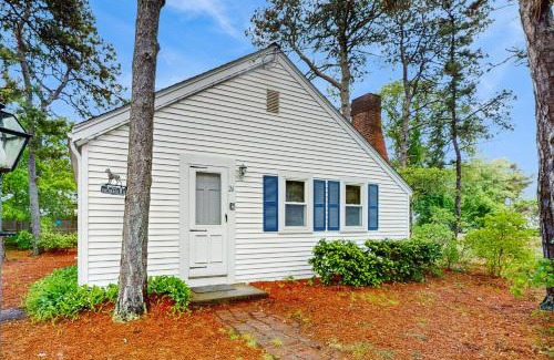 Dennis Port House | Uncle Rolfs Cozy Cottage