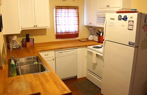 Port O Connor House | UNCLE WOODY'S #2 in POC-Pets ok but add Fees