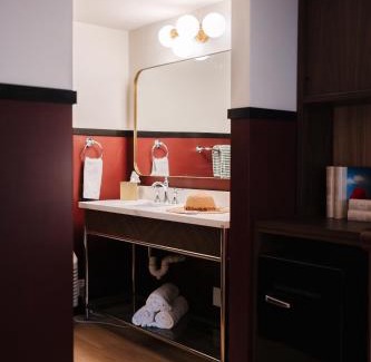 West Yarmouth Hotel | UNCOMMONER HOTEL by Reverie Boutique Collection