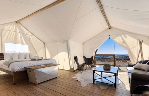 Big Water Hotel | Under Canvas Lake Powell Grand Staircase