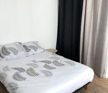 Bagneux Apartment | Une parenthèse de confort à proximité du centre