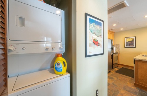 Park City Condo | Unequalled Ski in Out, Next to Gondola, Sundial 1BR, Pool, Hot tub, Condo Nast Winner C305