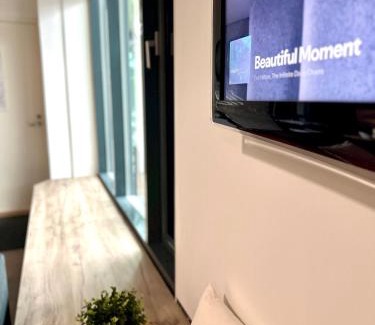 Lahti Apartment | Uniikki keskustahuoneisto pihaterassilla, bm Garden Apartments no2, free parking