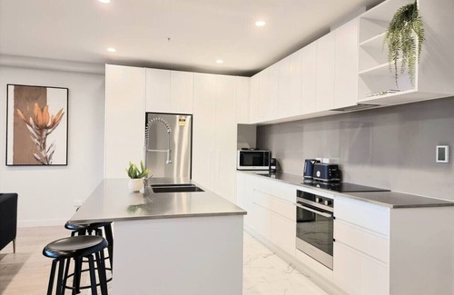 Auckland Central Business District Condo | Union Green Apt w Stunning Views & Free Parking