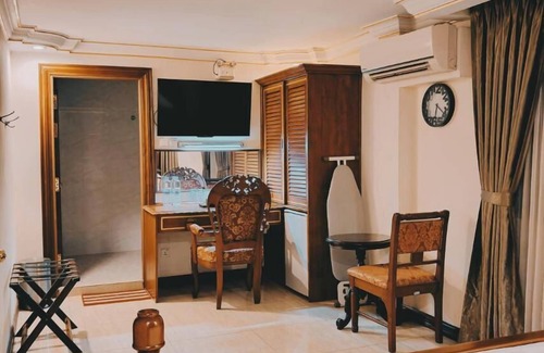 Mayangone Hotel | Union Square Hotel