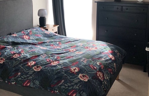 Surbiton Hill House | Unique 1BD Flat Surbiton Fast Links to London City