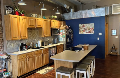 Downtown Des Moines Apartment | Unique 2 Bedroom loft located downtown in the Heart of Des Moines' East Village