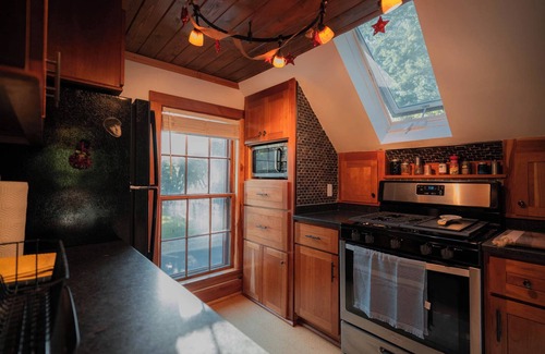 Bayport Apartment | Unique 2 Bedroom Vrbo with Amazing Rooftop Deck & Firepit Area. Near Stillwater!
