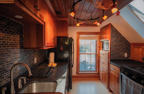 Bayport Apartment | Unique 2 Bedroom Vrbo with Amazing Rooftop Deck & Firepit Area. Near Stillwater!
