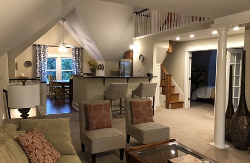 Columbia Apartment | Unique 2-BR Apartment with updated finishes & close proximity to Campus/Downtown