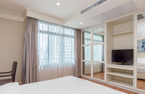 Chidlom Apartment | Unique 2 BR nearby Chidlom Center/BTS Chidlom