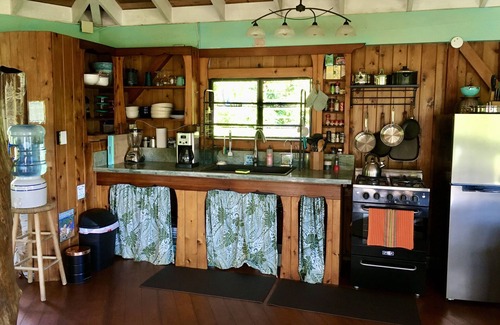 Kehena House | ~ Unique ~ 2 Story ~ Eco ~ Hexagon ~ Available for 30 days minimum
