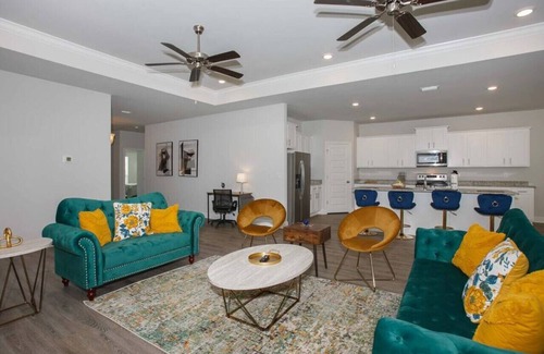 Foley House | Unique 4 bedroom with garage Close to sports plex
