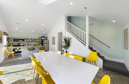Huron House | Unique 6 Bedroom Lakeview Home with Roof Terrace