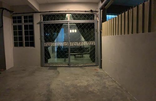 Seremban House | Unique 9 HomeStay @ Seremban Taman Permai 3