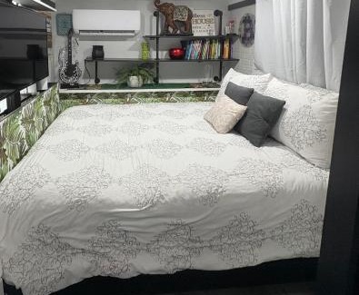 Clermont Villa | Unique Adventure Awaits in This Custom Tour Bus Conversion!