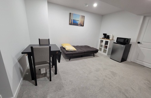 Calgary House | Unique and cozy 2 bedroom ,1 bathroom lower level suite in a family home.