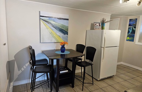 Sarnia Cottage | Unique and Cozy Cottage in Sarnia with a private Beach on Lake Huron