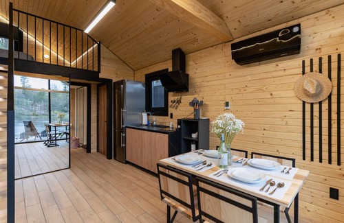Scotrun Ski Chalet | Unique and modern Leisure Lake Chalet #5 w/Fishing, Paddle Boats, Photoshoots