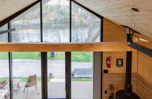 Scotrun Ski Chalet | Unique and modern Leisure Lake Chalet #5 w/Fishing, Paddle Boats, Photoshoots