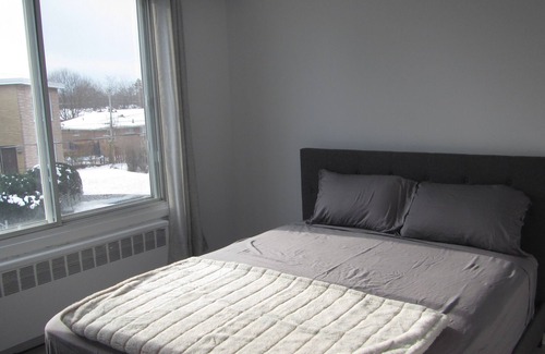 Cote-Saint-Luc Apartment | Unique and Renovated 3 Bedroom Apartment