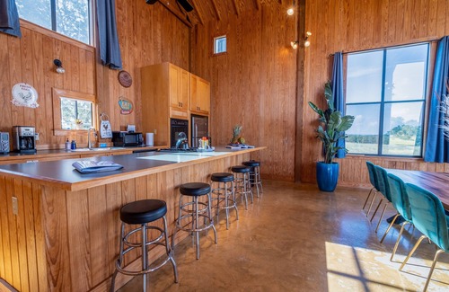 Johnson City House | Unique barn on a 60 acre ranch with stunning views