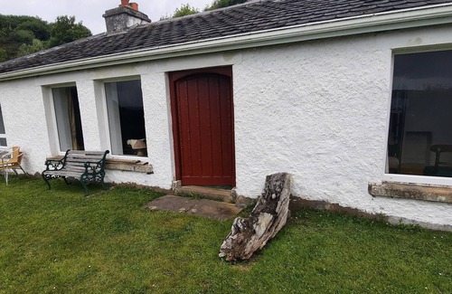 Killybegs Cottage | Unique beachfront cottage at Fintra Bay Donegal