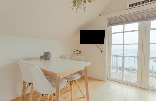 Strendur House | Unique boathouse by the foreshore/Sea view